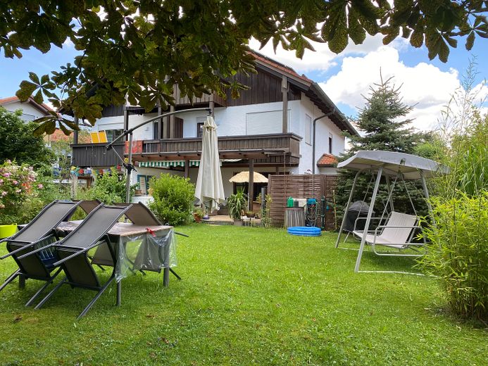 Charmante Doppelhaushälfte mit 6 Zimmern, Einbauküche und Garten – fußläufig zur S-Bahn Sauerlach – Foto 3