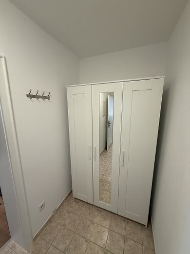 Kleiderschrank / Garderobe