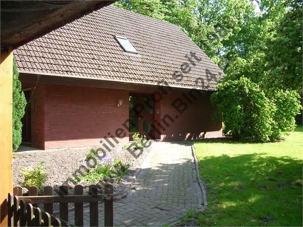 Haus + Garten + neuem Wannenbad - zur Miete – Burh. 43 außen 007