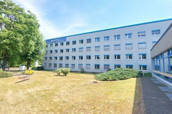 Pomieszczenia biurowe o różnych metrażach od 12 m² do wynajęcia.