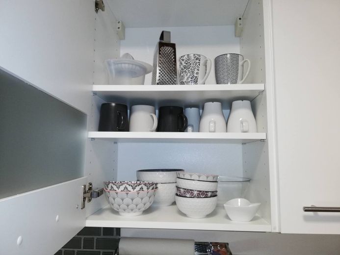 Appartement entièrement équipé, terrasse, jardin, place de stationnement – Ausstattungsbeispiel