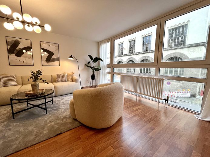 Zentrale Wohnung direkt an der LMU | Maxvorstadt | Perfekt für Familie oder WG (>3,8%) – Wohnzimmer / Schlafzimmer 3