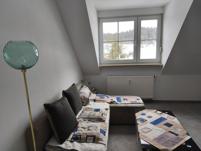Ideale per famiglia, bifamiliare con appartamento indipendente (ELW), Svizzera Francone, BETZENSTEIN – Photo 9