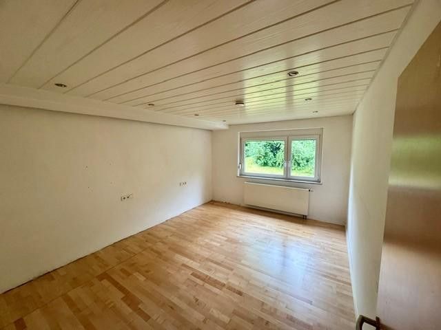 Verzorgd 4-kamer appartement met balkon en twee parkeerplaatsen – Schlafzimmer 2
