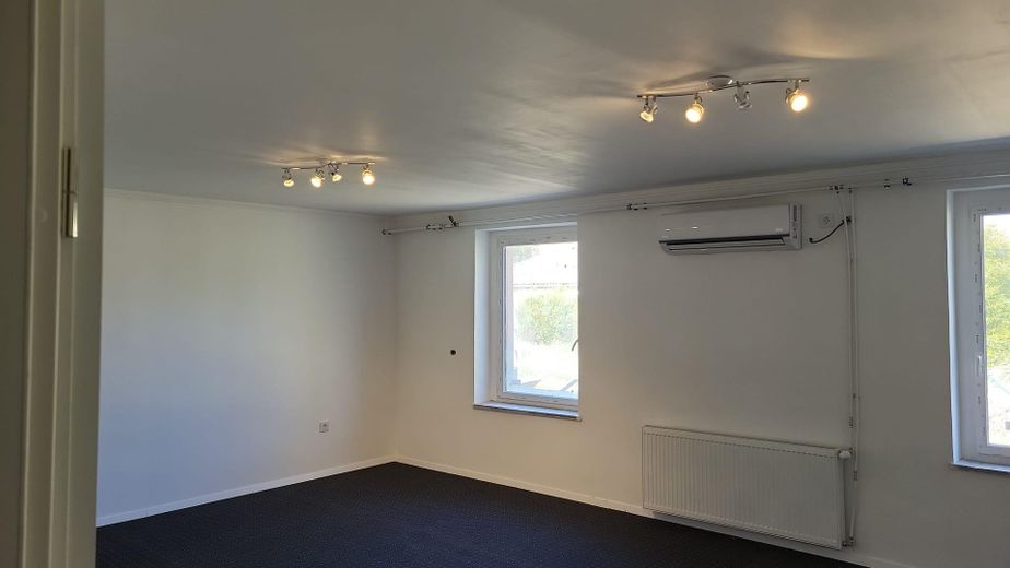 Offices, AI factory/data center with 600 kWp electricity, business apartment, commercial space directly at the train station – Photo 12