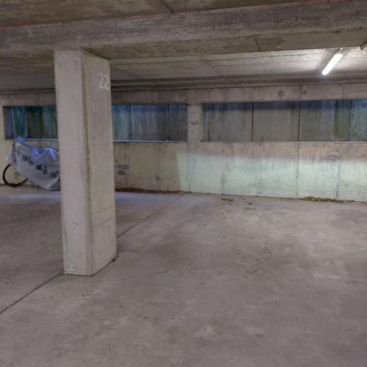 Traumhaftes Wohnen am Rhein: Großzügige Maisonette in Top-Lage von Neuss-Grimlinghausen – Tiefgarage