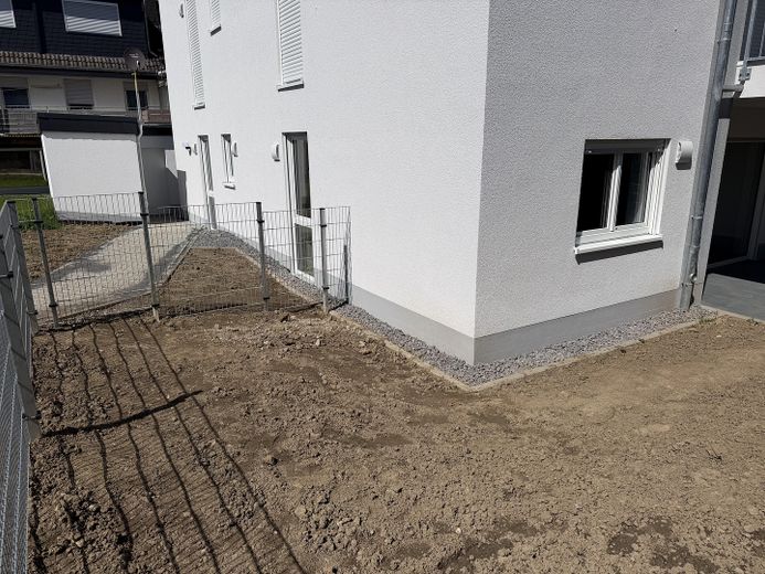 Nouveau projet haut de gamme : 3-4 pièces avec faibles charges (bâtiment KFW55) – EG re. Garten Sicht 2