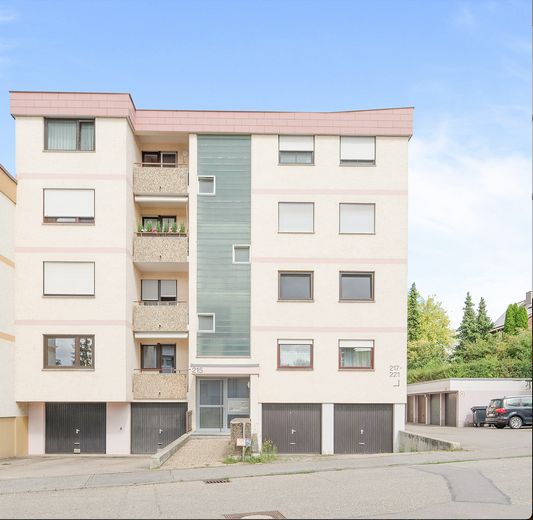 Helle und große 3 Zimmer Wohnung mit 2 Balkonen und Provisionsfrei – Außenansicht Gebäude