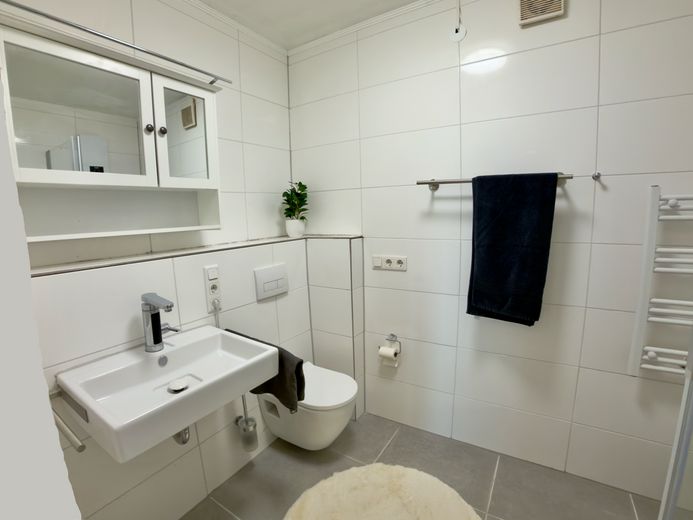 Provisionsfrei !! Renovierte 3-Zimmer-Wohung in Stadtteil Elsen – Foto 3