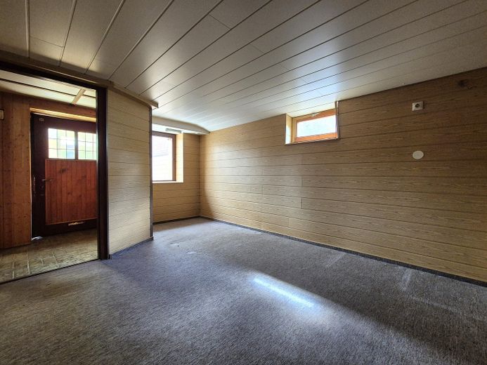 Affascinante casa unifamiliare con grande potenziale in buona posizione – libera e senza provvigione – Kellerraum