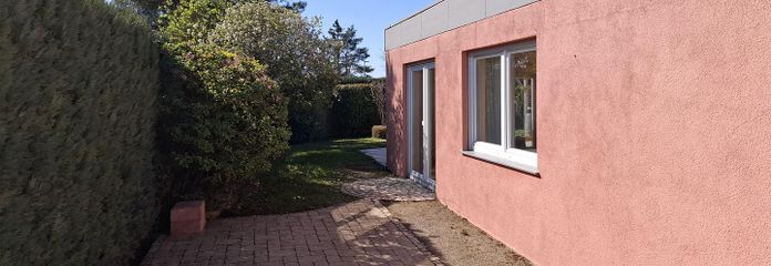 Südseite mit Seitenterrasse
