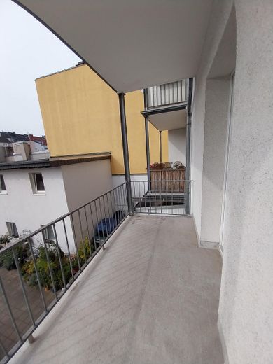 HSD-nah, provisionsfrei, bezugsfrei: 3-4 Z, 1.OG, Vollbad, Balkon, EBK – Balkon Bild 1