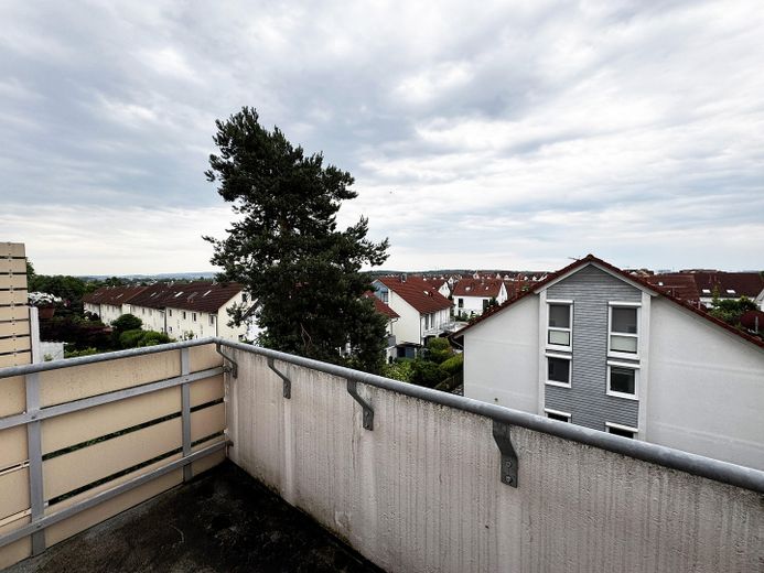 Sonniger Balkon & Stellplatz - Helle 1-Zimmer Wohnung - Nur 50m zur Lidl Zentrale – Balkon