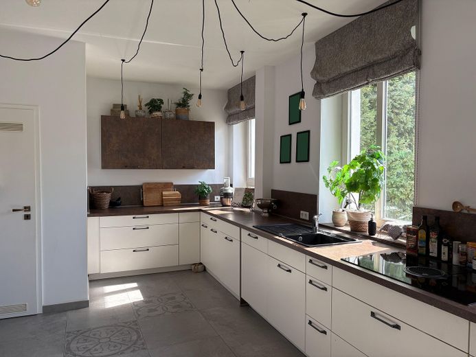 Stijlvol gerenoveerd appartement in een oud gebouw met balkon op het zuidwesten (provisievrij) – Foto 11