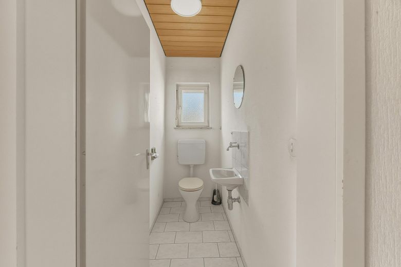 Familienhaus mit großem Garten und Potenzial – Gäste WC