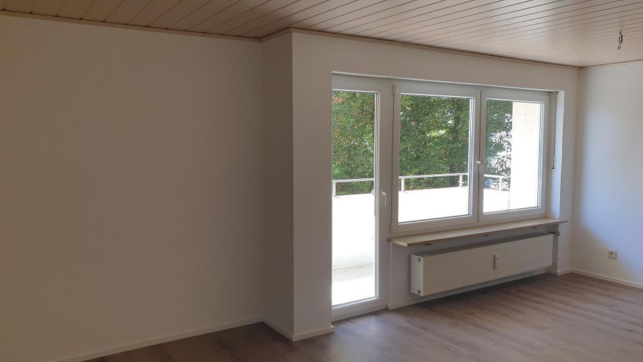 Schöne 3 Zimmer Eigentumswohnung in beliebter Lage Donauwörth Parkstadt – Wohnzimmer