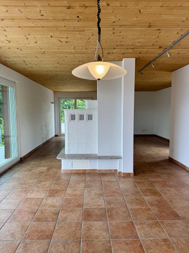 Casa unifamiliare indipendente in una posizione speciale ai margini dei campi, con ampie superfici terrazzate – Esszimmer