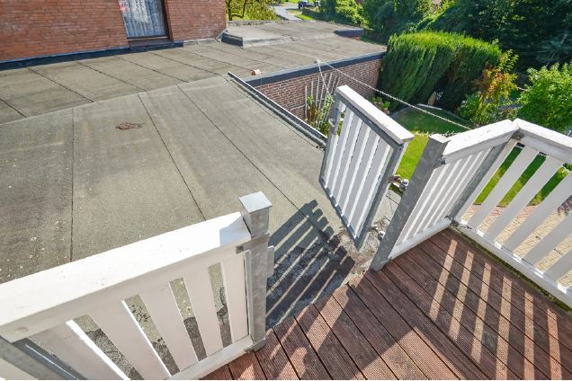 Verträumte Doppelhaushälfte als imposante Galeriewohnung – Balkon klein (Dachterrasse)
