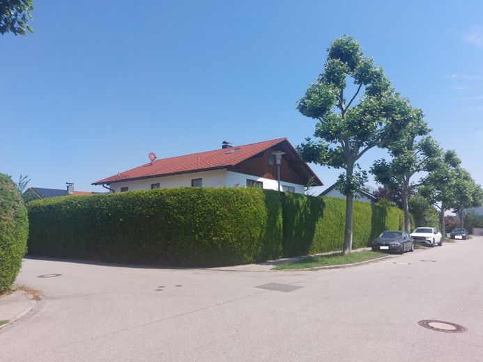 Großzügiges EFH in Toplage von Töging - provisionsfrei – Hausansicht Trostberger Str.