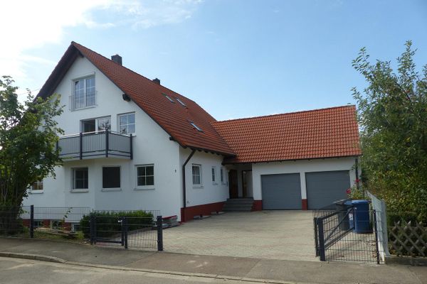 Great 5-room apartment 130 sqm + 40 sqm almost-new self-contained apartment in the attic gable