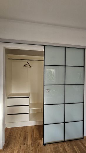 Traum-3-Zimmer-Wohnung: Komplett renoviert, schreinergefertigte Einbaumöbel & U3 vor der Haustür! – Foto 13