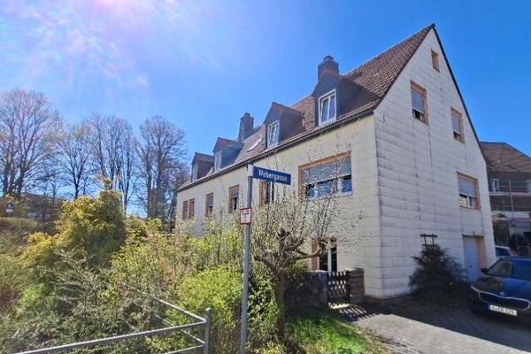 !Mehrfamilienhaus in Kirchenlamitz mit Blick auf den Stadtteich - Sanierungsobjekt mit großem Potenzial!