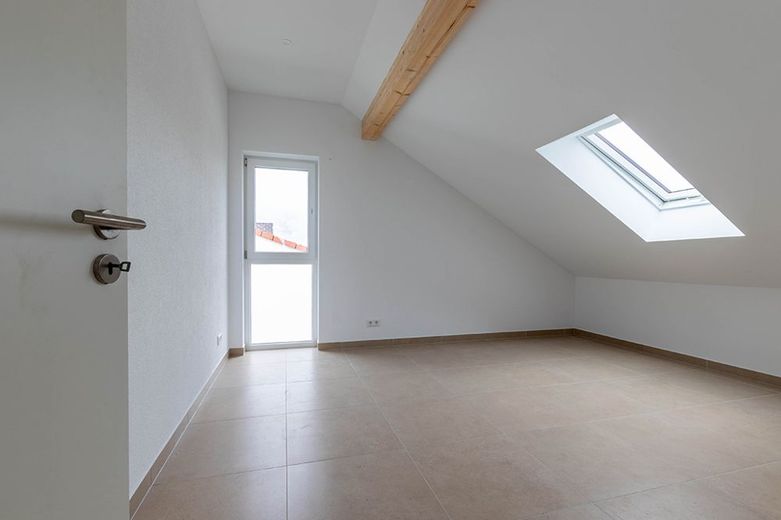 Charmante 4-Zimmer-Neubauwohnung (DG) in Höchst-Hummetroth – M739-2512-3