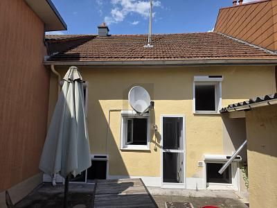 BEZUGSFREI MIT PATIO  &  NEUER EINBAUKÜCHE