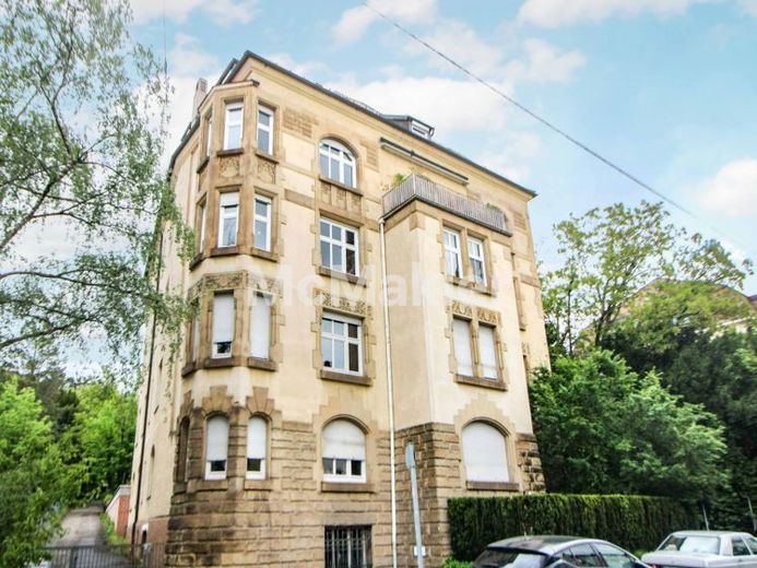 Altbau trifft Wohnkomfort: Maisonette mit Aufzug, TG-Stellplatz in zentraler Lage von Stuttgart – Foto 1