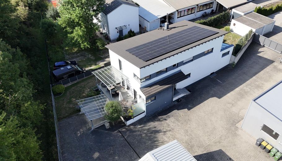 Werkstatt Ausstellung Lager mit exklusivem Betriebsleiter Wohnhaus – Wohnhaus