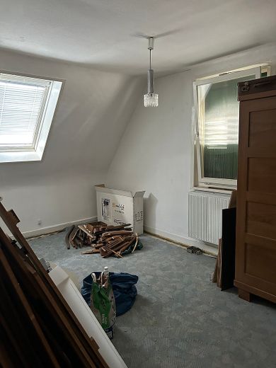 Zweifamilienhaus mit Potenzial: Eine Wohnung bezugsfertig, eine Wohnung zum gestalten und mit viel Raum für eigene Ideen – Foto 14