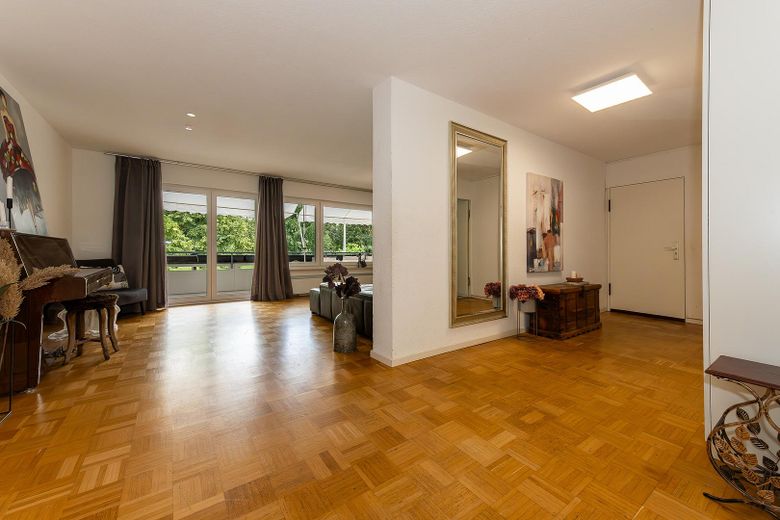 Viel Platz für den Alltag in der Heilbronner Kernstadt mit ca. 120 qm – Eingangs- und Wohnbereich
