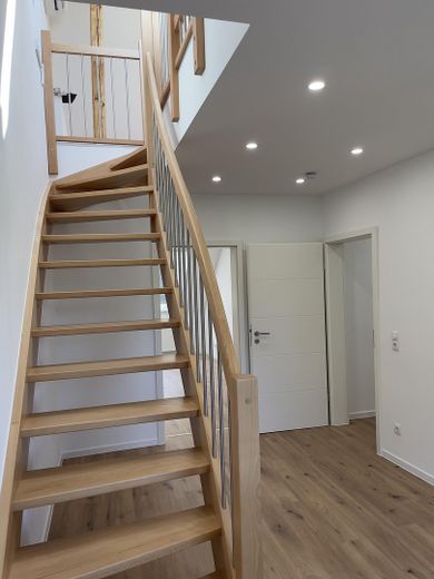 Büro mit Aufgang