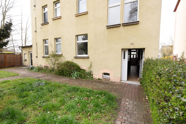 Zugang über Garten - Rückseite
