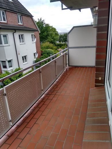 Vermietete 2-Zimmer-Wohnung mit Südbalkon & TG-Stellplatz in Top-Lage (Bj. 2001) – Balkon