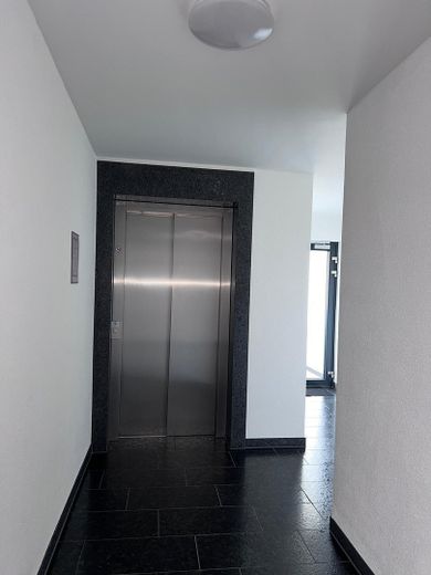 Aufzug im Treppenhaus