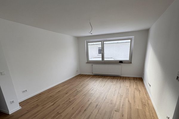 Primera ocupación tras la renovación con cocina equipada y balcón: agradable vivienda de 2,5 habitaciones en Rinteln