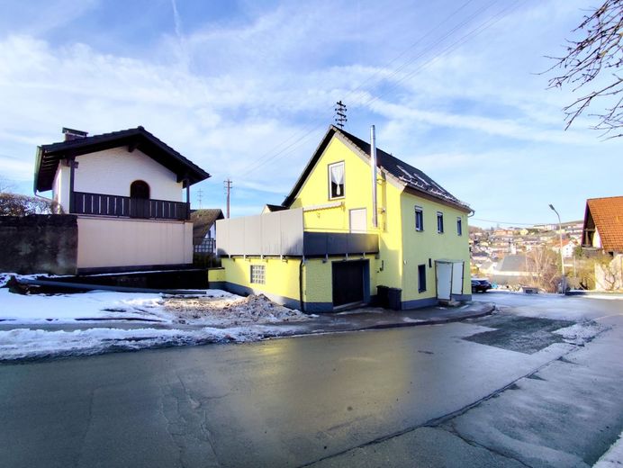 Saniertes Juwel in 95362 Kupferberg: Kamin-Romantik, neue Aufdachdämmung &amp; große Sonnenterrasse! – Gebäudeansicht 2