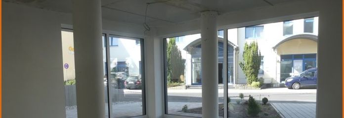 Schlüchtern şehir merkezinde, düzayak 123 m² mağaza alanı, geniş vitrin yüzeyleri