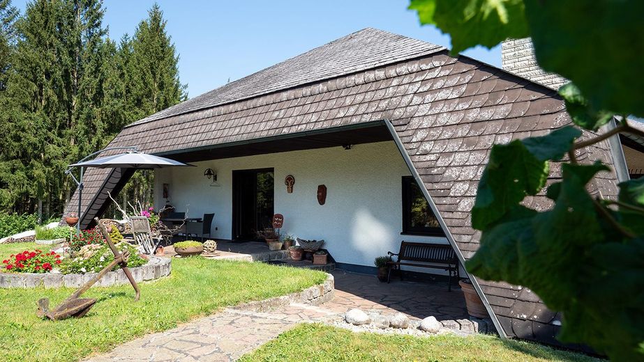 TUTTO tranne che ORDINARIO! Bungalow senza provvigione con POTENZIALE DI AMPLIAMENTO – WEST-Seite