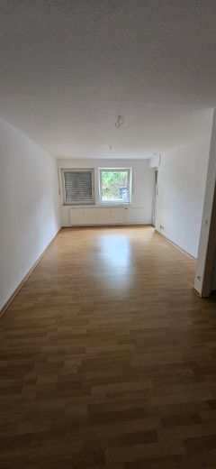 Immediately available 2-room apartment in a central location with balcony – Foto 3