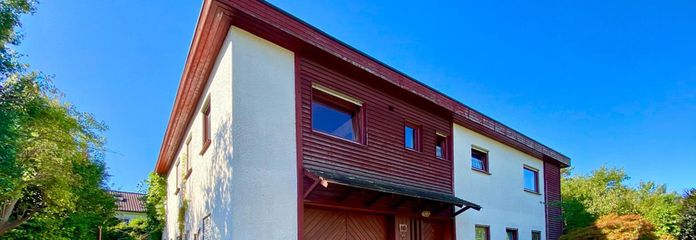 Freistehendes Wohnhaus mit großzügigem Grundstück - provisionsfrei direkt vom Eigentümer – Ansicht vom Pommernweg aus
