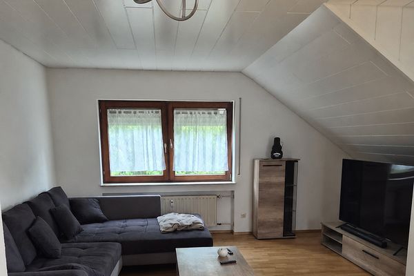 Bel appartement spacieux au dernier étage, situé au calme