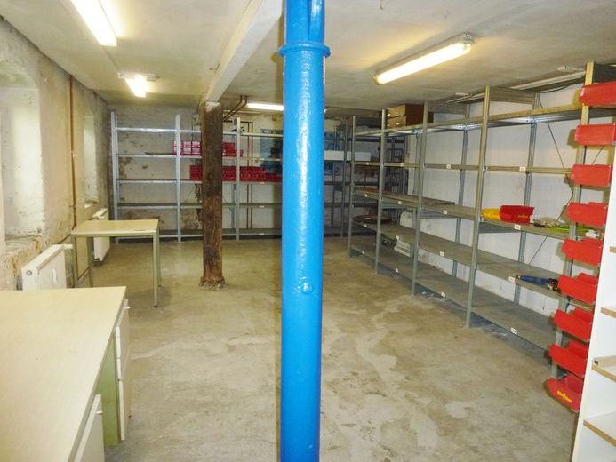 Fröndenberg-Dellwig: Gewerbeimmobilie mit vielen Optionen - Ideal zum Arbeiten, Werkeln und Lagern! – Lagerfläche