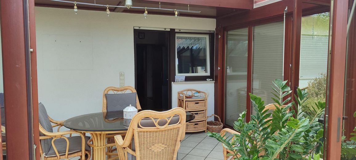 Einfamilienhaus mit Einliegerwohnung, Wintergarten, Garage und Gartenparadies auf 708 m2 – Wintergarten OG