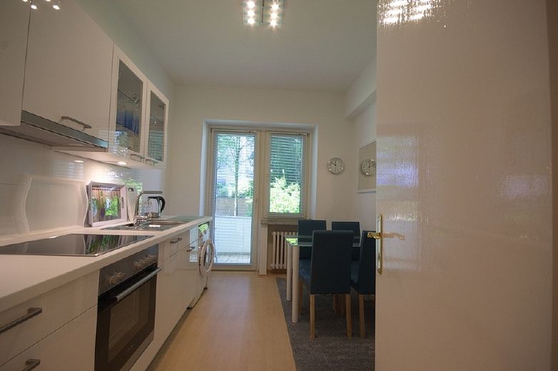 Appartamento arredato, situato in posizione tranquilla e dal design moderno, con balcone vicino al centro di Essen e alla stazione centrale – d1f19689d4faef658578ed3cba22870bc78bdf98.jpg