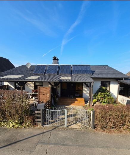 Charmanter Bungalow mit Einliegerwohnung und Garage in ruhiger Lage von Waldbröl-Hermesdorf – Foto 5