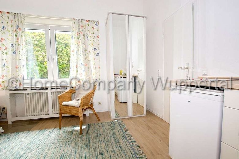 Möbliertes Zimmer mit eigenem Duschbad und DSL-Nutzung in bevorzugter Lage – 34802d0e0c9b2101805daefdd78ef2986b116041.jpg
