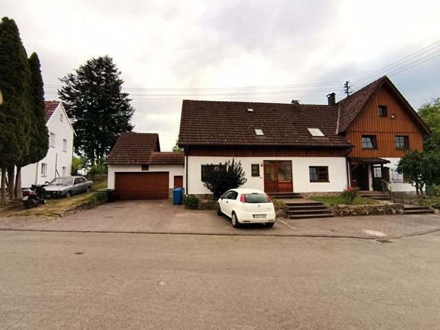 Apartment building / 4 apartments in a green setting / large garden / pond / living close to nature – Photo 3