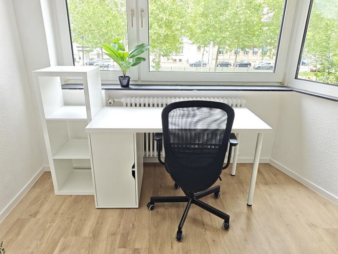 Disponibile da subito: appartamento ristrutturato e arredato di 1 locale con balcone in una posizione privilegiata di Mannheim – Arbeitsbereich